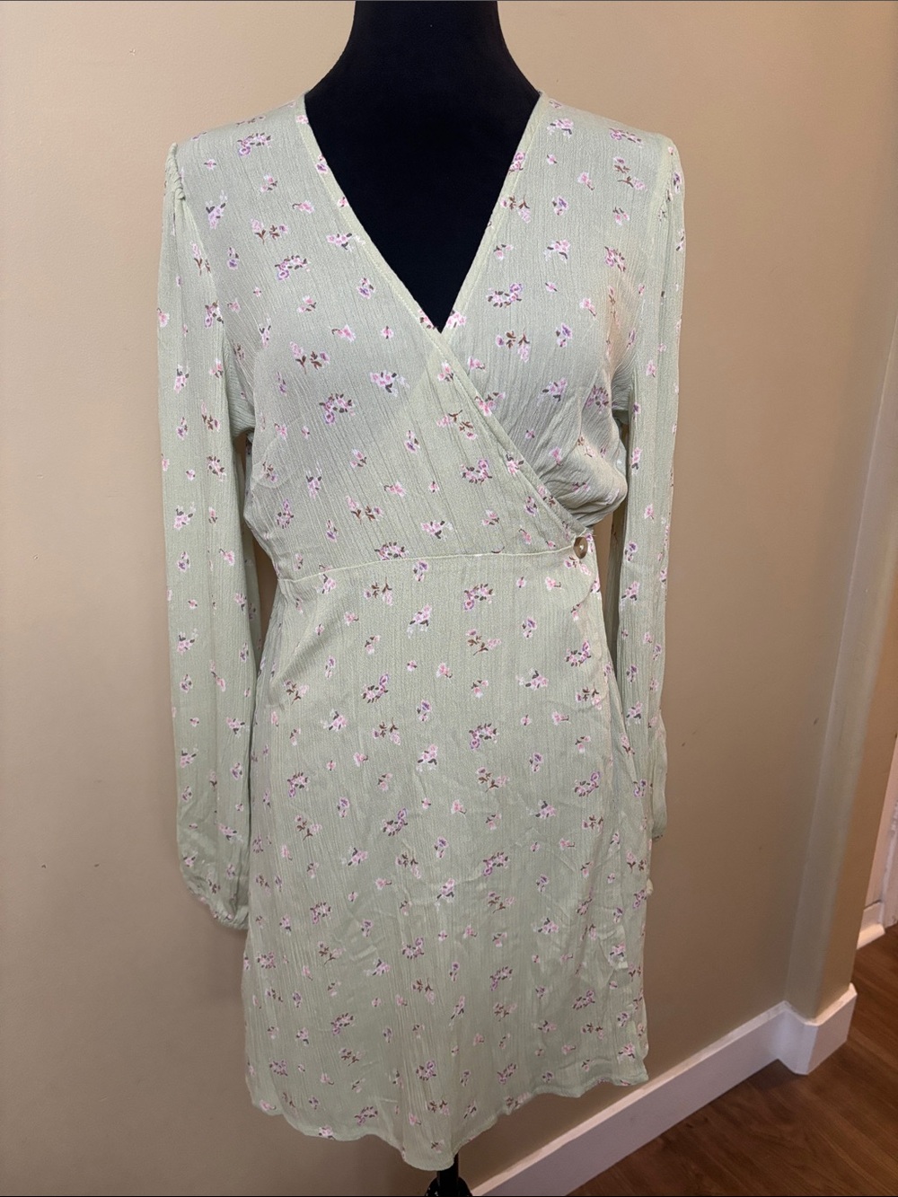 Billabong Light Green Floral Wrap Long Sleeve Mini Dress
